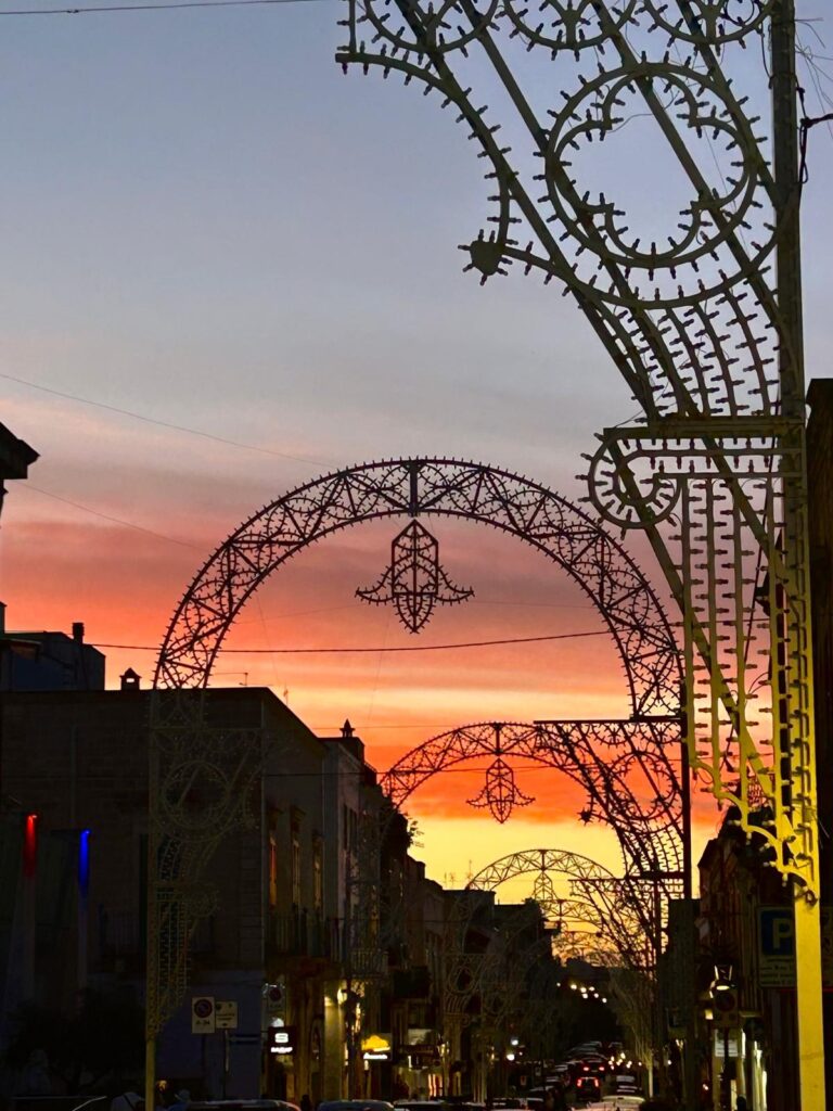 Festa patronale: atto vandalico alle luminarie - Osservatorio Fasano
