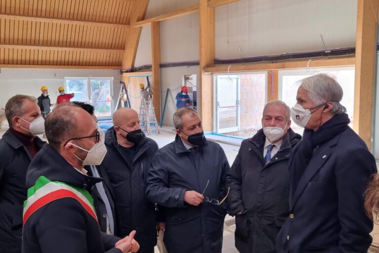 Malagò al Palazzetto dello Sport di Fasano: ‘Così diamo una casa alle società sportive’ VIDEO Malagò al Palazzetto dello Sport di Fasano: 'Così diamo una casa alle società sportive' VIDEO - Osservatorio Fasano