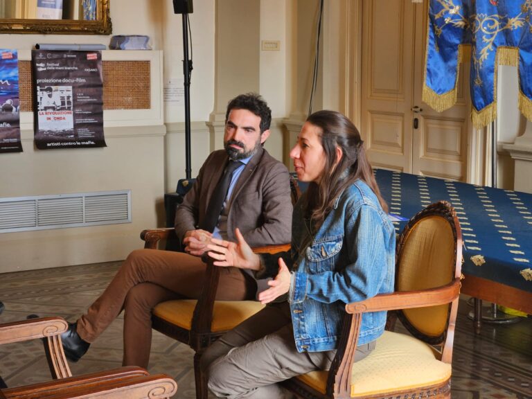 «Festival delle mani bianche», il magistrato Mariano Robertiello incontra gli studenti di Fasano «Festival delle mani bianche», il magistrato Mariano Robertiello incontra gli studenti di Fasano - Osservatorio Fasano