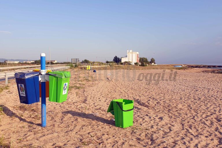 Le spiagge libere del litorale fasanese dotate di set per il corretto conferimento dei rifiuti Le spiagge libere del litorale fasanese dotate di set per il corretto conferimento dei rifiuti - Osservatorio Fasano