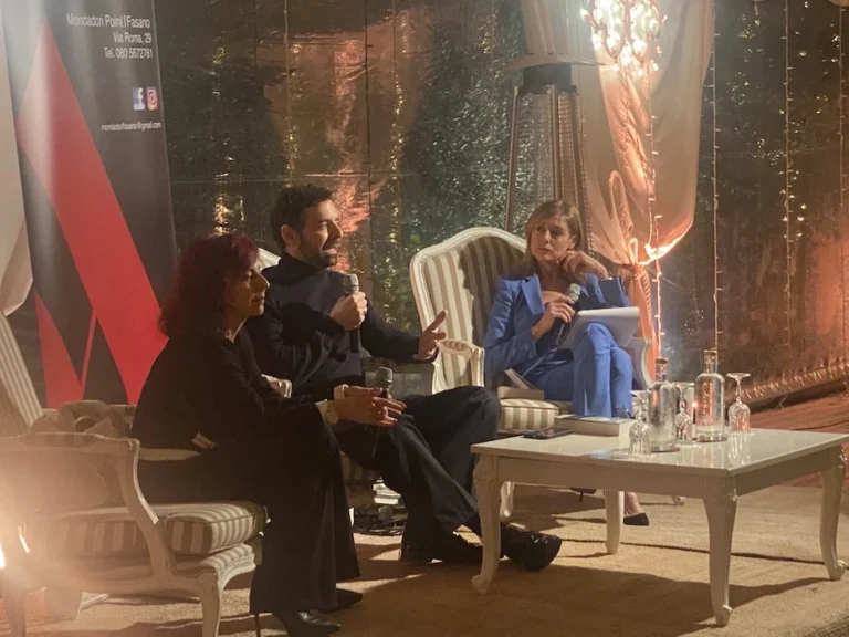 Presentato a Masseria Torre Coccaro “Vitamia”, primo romanzo del conduttore Alberto Matano - Osservatorio Fasano