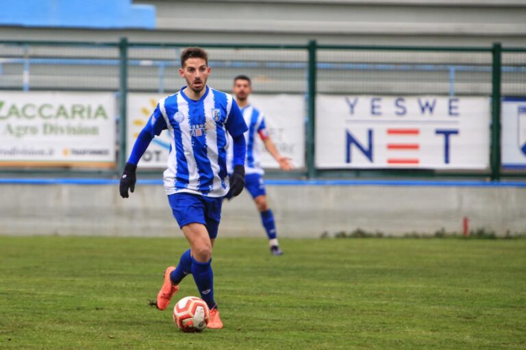 Il Fasano sfiora il colpaccio a Nardò ma viene raggiunto nel finale Il Fasano sfiora il colpaccio a Nardò ma viene raggiunto nel finale - Osservatorio Fasano