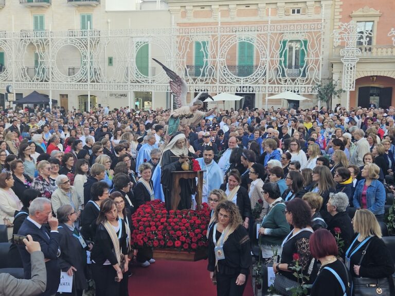 Anche quest’anno si rinnova la tradizione di onorare Santa Rita VIDEO - Osservatorio Fasano
