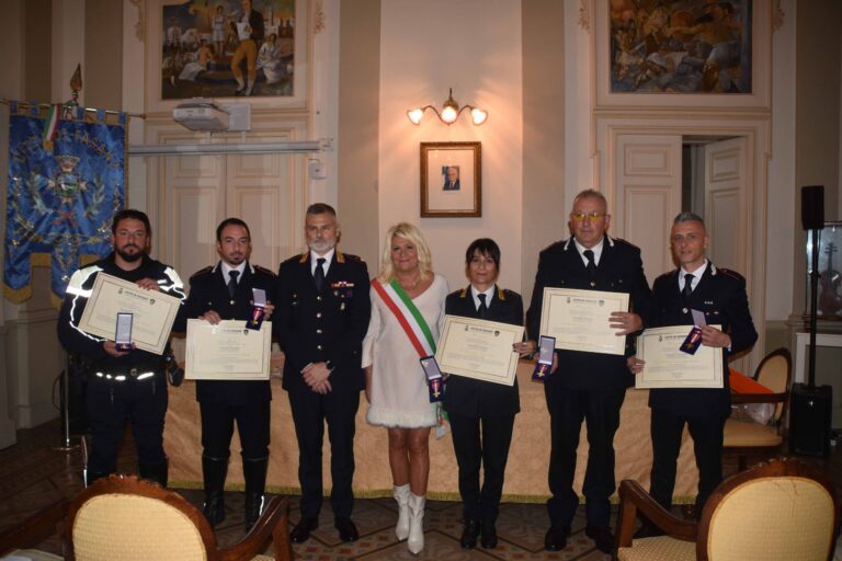 Emergenza Covid, premiati gli agenti della Polizia Locale - Osservatorio Fasano