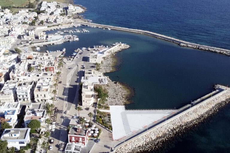 Nuova ordinanza che disciplina lo sbarco del tonno rosso e del pesce spada nei porti designati di Brindisi e Savelletri Nuova ordinanza che disciplina lo sbarco del tonno rosso e del pesce spada nei porti designati di Brindisi e Savelletri - Osservatorio Fasano
