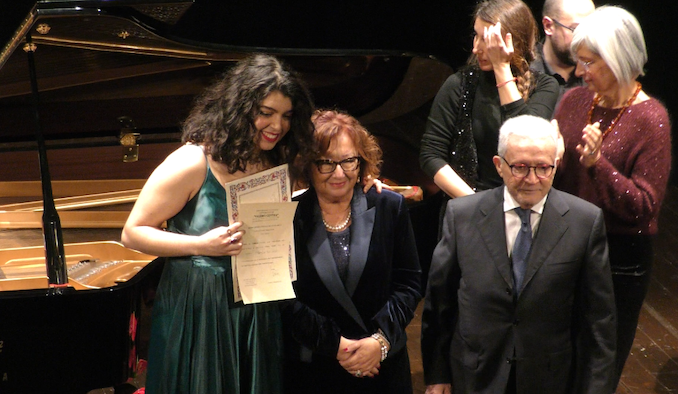 La soprano Francesca Lo Verso conquista il XXVII Premio Internazionale di Canto Lirico Valerio Gentile La soprano Francesca Lo Verso conquista il XXVII Premio Internazionale di Canto Lirico Valerio Gentile - Osservatorio Fasano