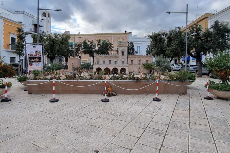 La natività in Masseria nella piazza di Pezze La natività in Masseria nella piazza di Pezze - Osservatorio Fasano