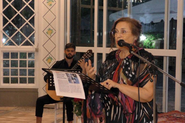 Natalizia Pinto e gli ‘Autoritratti’ per la Pro Selva VIDEO Natalizia Pinto e gli 'Autoritratti' per la Pro Selva VIDEO - Osservatorio Fasano