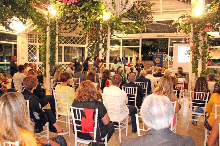 Il Rotary rende omaggio ai Medici - Osservatorio Fasano