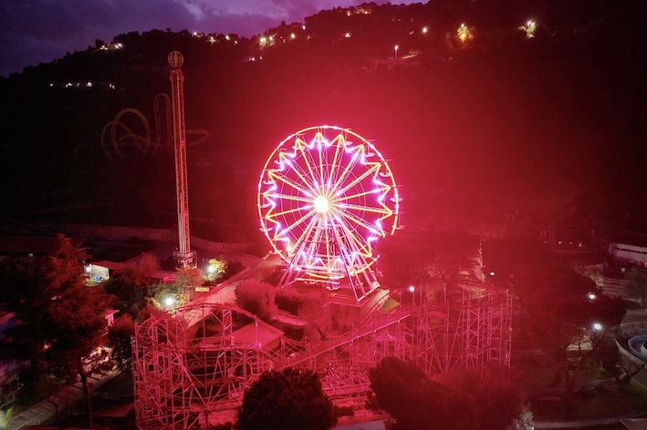 La Ruota Panoramica dello Zoosafari regala un meraviglioso spettacolo con i suoi nuovi 200.000 LED La Ruota Panoramica dello Zoosafari regala un meraviglioso spettacolo con i suoi nuovi 200.000 LED - Osservatorio Fasano