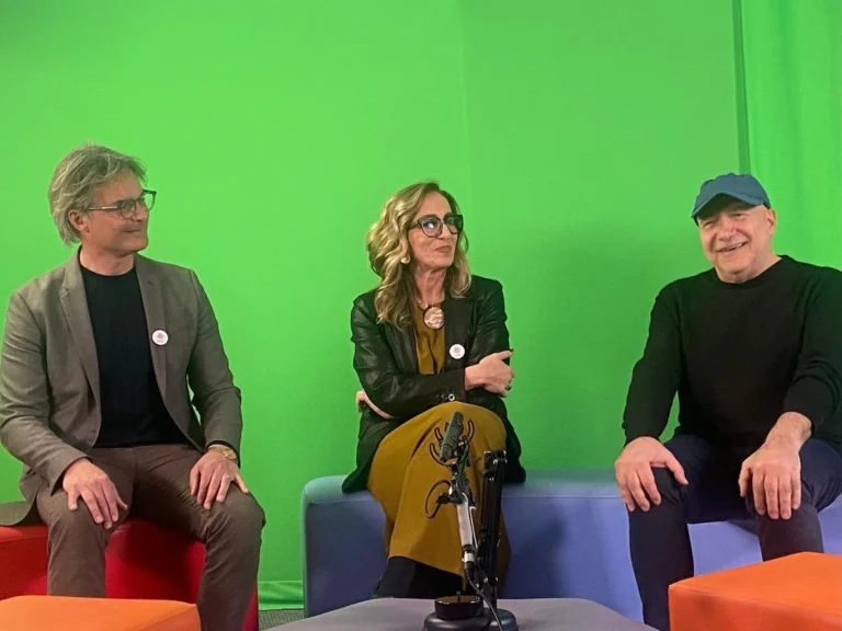 La troupe di RAI 1 con gli studenti dell’IISS “G. Salvemini” in un nuovo episodio della rubrica “Ragazzi fuori” La troupe di RAI 1 con gli studenti dell’IISS “G. Salvemini” in un nuovo episodio della rubrica “Ragazzi fuori” - Osservatorio Fasano