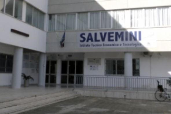 Evento congiunto Salvemini e Bianco-Pascoli di disseminazione Erasmus+ Evento congiunto Salvemini e Bianco-Pascoli di disseminazione Erasmus+ - Osservatorio Fasano