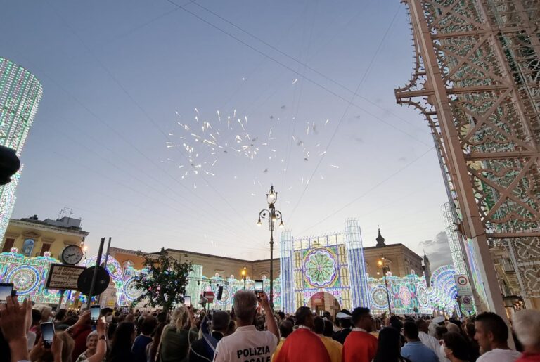 Festa Patronale: consegnate le chiavi della Città Festa Patronale: consegnate le chiavi della Città - Osservatorio Fasano
