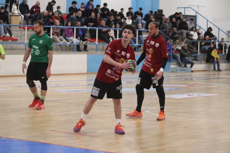 La Innotech Serra Fasano vince il derby contro la Pallamano Noci La Innotech Serra Fasano vince il derby contro la Pallamano Noci - Osservatorio Fasano