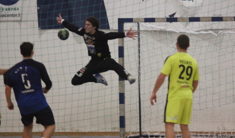 Il derby tra Pallamano Fasano e Innotech Serra si giocherà al Palasport Il derby tra Pallamano Fasano e Innotech Serra si giocherà al Palasport - Osservatorio Fasano