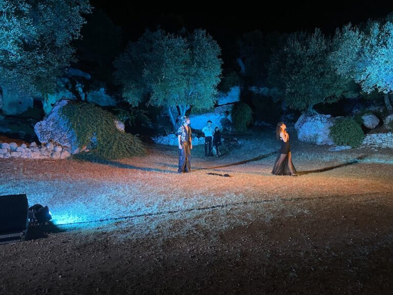 “Sogno di una notte di mezza estate” nel Parco Rupestre Lama d’Antico “Sogno di una notte di mezza estate” nel Parco Rupestre Lama d’Antico - Osservatorio Fasano