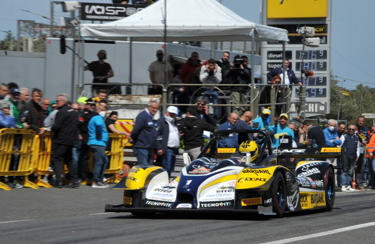 Dal 12 al 14 maggio si corre la 64ª Coppa Selva di Fasano. Ospite d’onore e apripista il pilota di F.1 Giancarlo Fisichella Dal 12 al 14 maggio si corre la 64ª Coppa Selva di Fasano. Ospite d’onore e apripista il pilota di F.1 Giancarlo Fisichella - Osservatorio Fasano