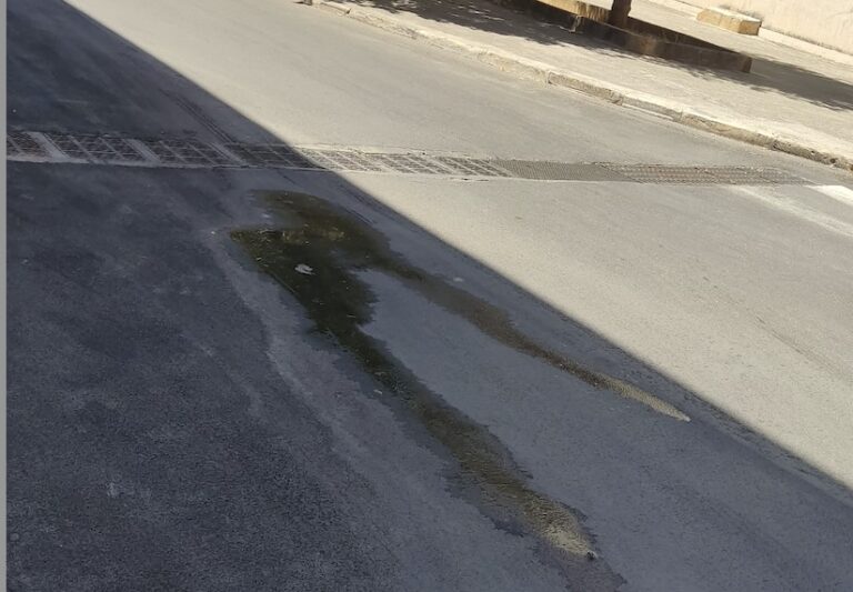 Il sindaco Zaccaria firma l’ordinanza: obbligo di allaccio alla fognatura in via Caroli Il sindaco Zaccaria firma l'ordinanza: obbligo di allaccio alla fognatura in via Caroli - Osservatorio Fasano