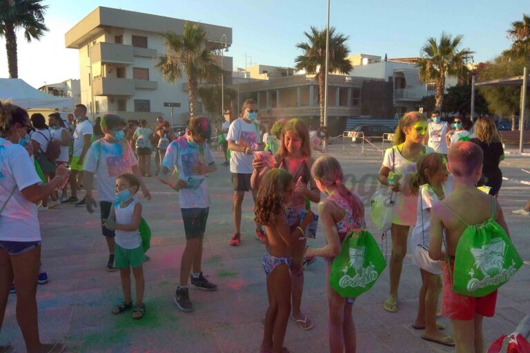 Una Color Vibe 5K con distanziamento a Torre Canne Una Color Vibe 5K con distanziamento a Torre Canne - Osservatorio Fasano