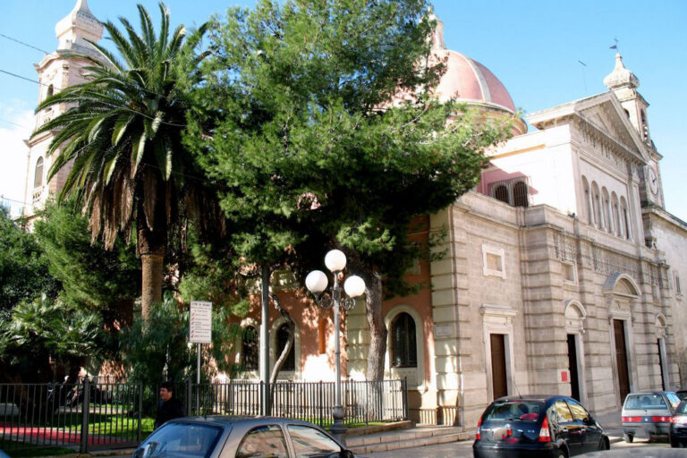 Domenica 19 dicembre c'è l'ALBERO DELLE POESIE nella Villetta Sant'Antonio - Osservatorio Fasano