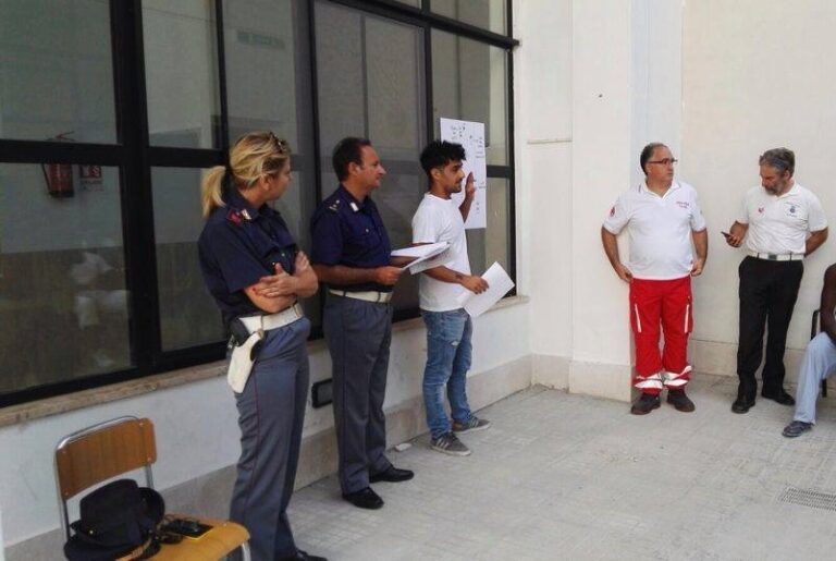 Attività di formazione della Croce Rossa di Fasano al Cas di Laureto Attività di formazione della Croce Rossa di Fasano al Cas di Laureto - Osservatorio Fasano