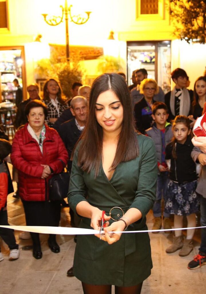 Vittoria Olive di PugliAddosso ha aperto il suo studio d'arte - Osservatorio Fasano