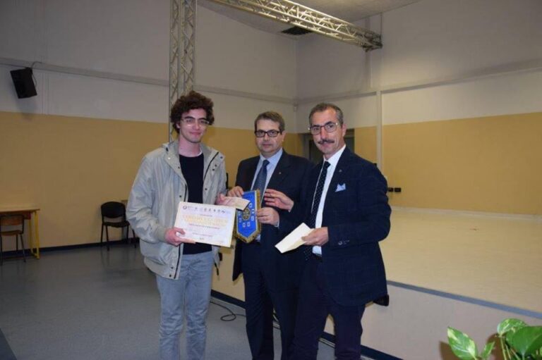 Studenti del 'Da Vinci' di Fasano in evidenza al 'Certamen Latinum Monopolitanum' - Osservatorio Fasano