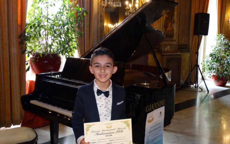 Pianista prodigio a soli 10 anni: Alessandro Ostuni vince importante concorso a Bari Pianista prodigio a soli 10 anni: Alessandro Ostuni vince importante concorso a Bari - Osservatorio Fasano