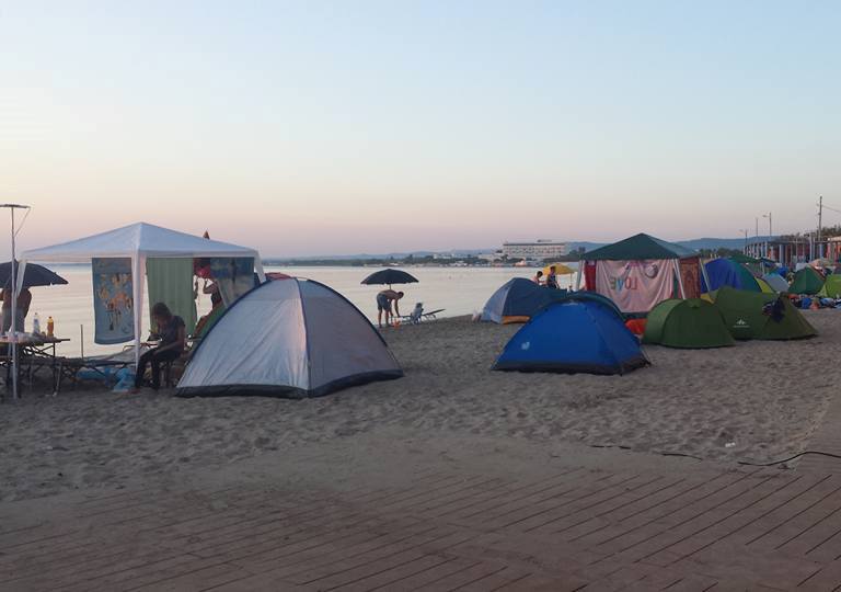Bivacchi sulle spiagge: il sindaco di Fasano impone i divieti e arrivano i controlli a sorpresa Bivacchi sulle spiagge: il sindaco di Fasano impone i divieti e arrivano i controlli a sorpresa - Osservatorio Fasano
