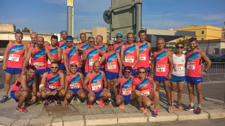 Podisti della Polisport Ciclo Club Fasano alla 'Corri sulla sabbia' di Chiatona - Osservatorio Fasano
