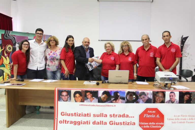 L'associazione 'Flavio Arconzo" ospite dell'istituto d'arte 'Luigi Russo' di Monopoli - Osservatorio Fasano