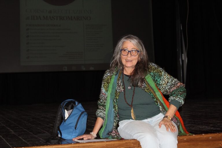 Al Teatro Sociale di Fasano si studia recitazione con Ida Mastromarino Al Teatro Sociale di Fasano si studia recitazione con Ida Mastromarino - Osservatorio Fasano