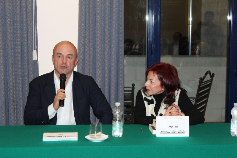 Il giornalista Gianluigi Nuzzi denuncia a Fasano la corruzione della Chiesa - Osservatorio Fasano