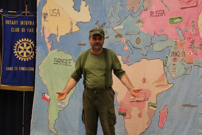 Stupidorisiko: al Laboratorio Urbano di Fasano la guerra non è un gioco Stupidorisiko: al Laboratorio Urbano di Fasano la guerra non è un gioco - Osservatorio Fasano