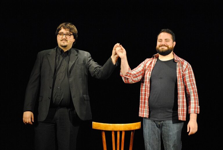 ‘Radio Shame’: note di denuncia con Michele Savoia al Teatro Sociale di Fasano 'Radio Shame': note di denuncia con Michele Savoia al Teatro Sociale di Fasano - Osservatorio Fasano