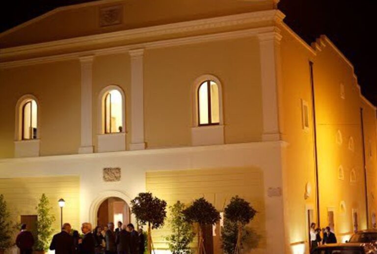 Cerimonia di premiazione per il Festival amatoriale ‘Di Scena a Fasano’ Cerimonia di premiazione per il Festival amatoriale 'Di Scena a Fasano' - Osservatorio Fasano