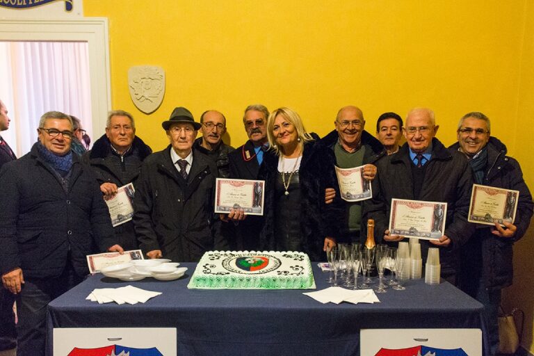 L'Associazione Nazionale dei Carabinieri di Fasano ha consegnato attestati e medaglie d'oro ai suoi soci - Osservatorio Fasano