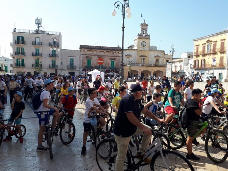 Allegria e sensibilizzazione nella ciclopasseggiata 'In bici con Alice' di Fasano - Osservatorio Fasano