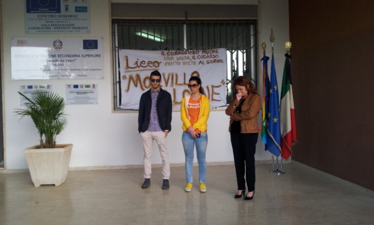 Gli studenti fasanesi ricordano Melissa Bassi Gli studenti fasanesi ricordano Melissa Bassi - Osservatorio Fasano