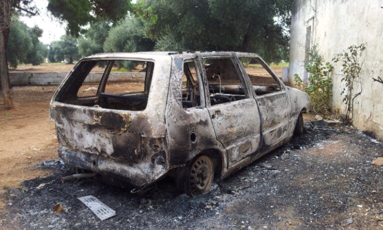 Auto rubata ritrovata bruciata a Fasano Auto rubata ritrovata bruciata a Fasano - Osservatorio Fasano