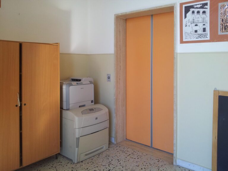 Presto in funzione l’ascensore della scuola media ‘G. Bianco’ di Fasano Presto in funzione l'ascensore della scuola media 'G. Bianco' di Fasano - Osservatorio Fasano
