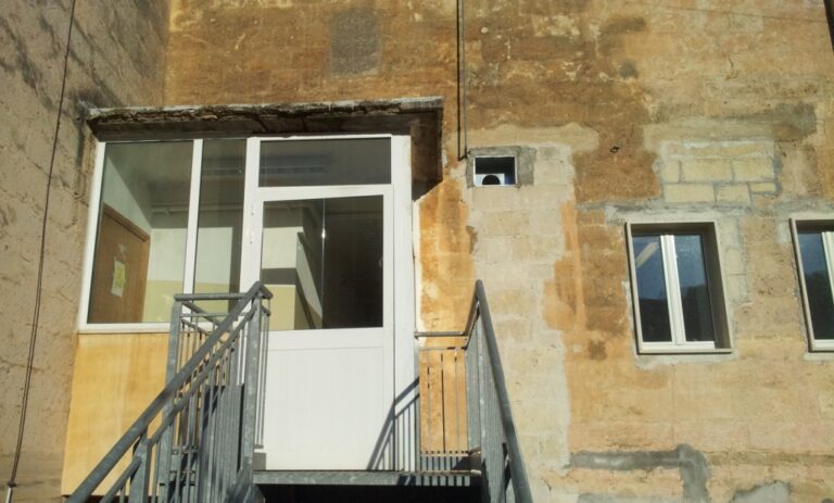 Furto alla scuola media 'Giacinto Bianco': ingenti danni ma nessun bottino - Osservatorio Fasano