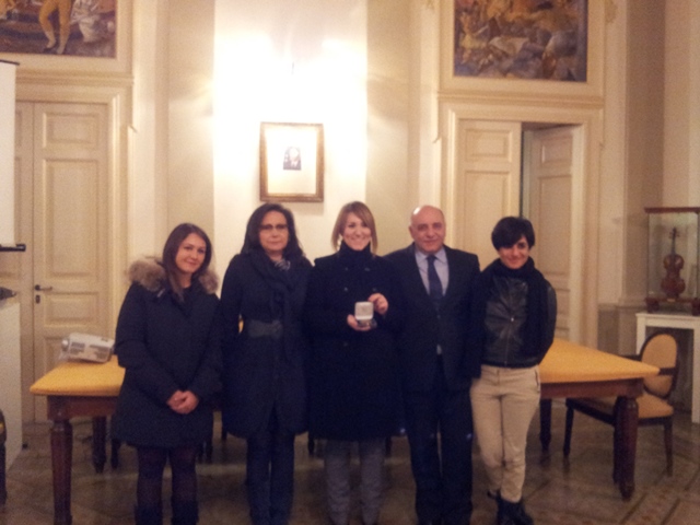 Medaglia alla professionalità della giovane farmacista Maria Filomeno Medaglia alla professionalità della giovane farmacista Maria Filomeno - Osservatorio Fasano