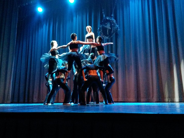 In scena l’armonia e la complicità della scuola di danza Aplomb In scena l'armonia e la complicità della scuola di danza Aplomb - Osservatorio Fasano