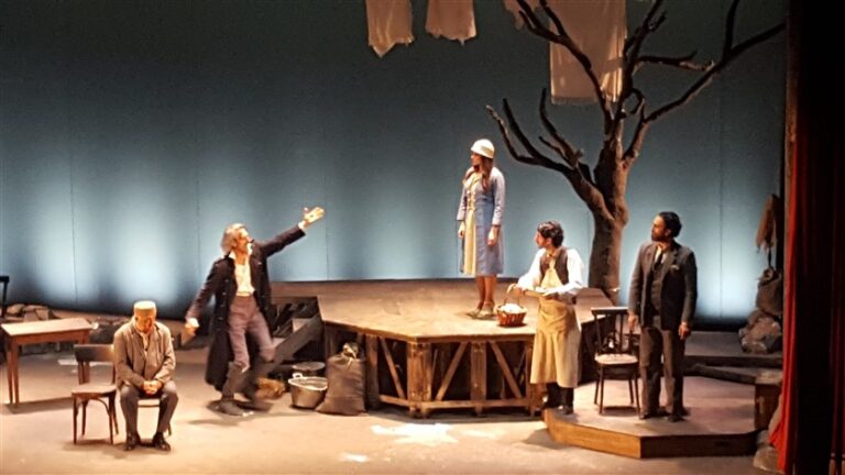 Nando Paone e Peppe Barra portano in scena il loro ‘Don Chisciotte’ a Fasano Nando Paone e Peppe Barra portano in scena il loro 'Don Chisciotte' a Fasano - Osservatorio Fasano