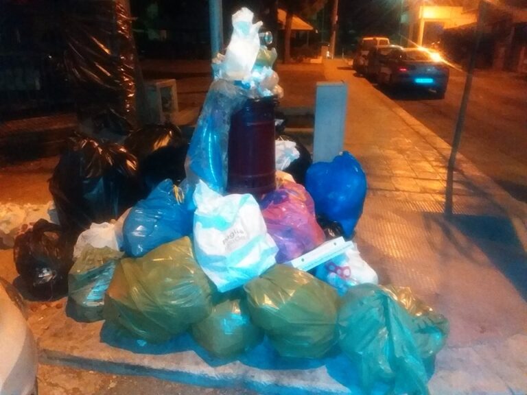 Quintali di rifiuti abbandonati per le strade a Torre Canne - Osservatorio Fasano
