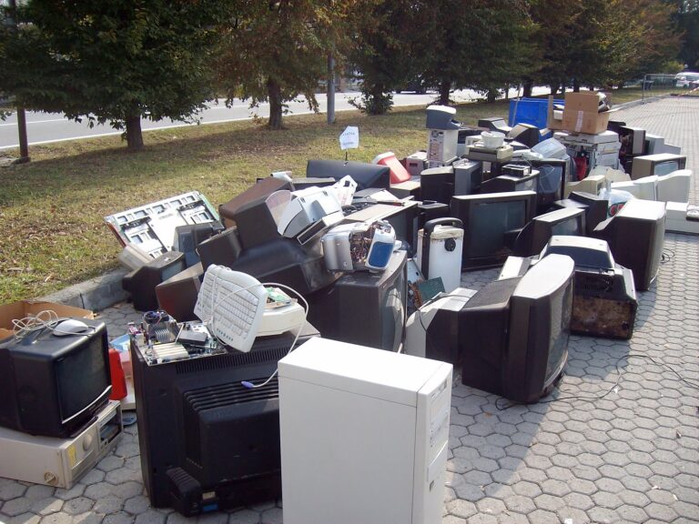 L'importanza di differenziare i rifiuti elettrici ed elettronici - Osservatorio Fasano