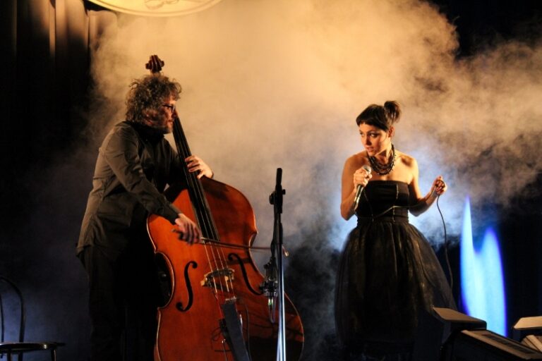 Al Teatro Kennedy di Fasano spettacolo di ‘Musica nuda’ Al Teatro Kennedy di Fasano spettacolo di 'Musica nuda' - Osservatorio Fasano