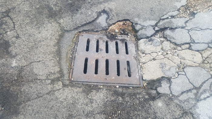 Una caditoia molto pericolosa alla Stazione Una caditoia molto pericolosa alla Stazione - Osservatorio Fasano