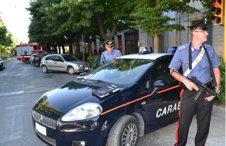 Carabinieri in azione a Ferragosto: scattano i verbali alle 'tendopoli' a Torre Canne - Osservatorio Fasano